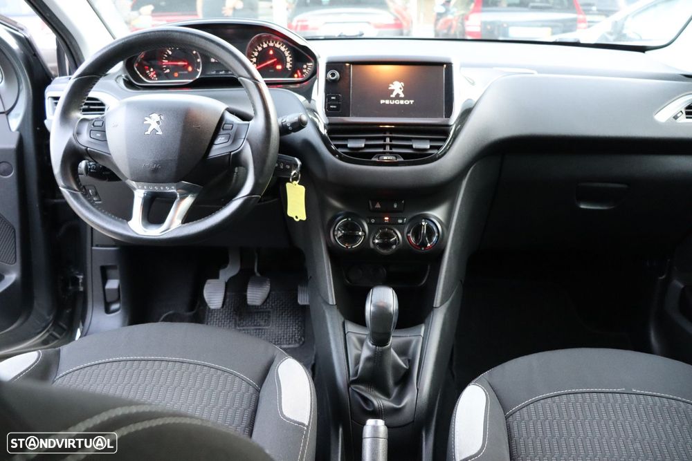 Peugeot 208 1.2 VTi SE Style - 9