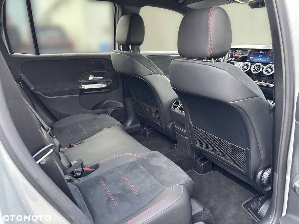 Mercedes-Benz GLB - 21