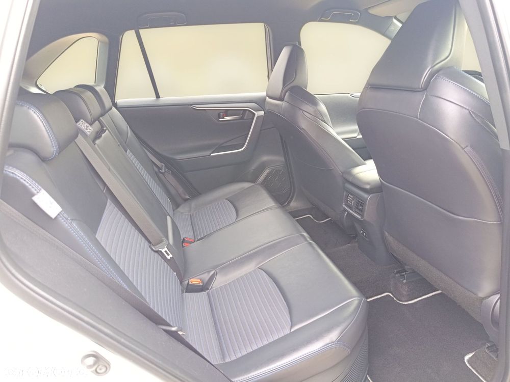 Toyota RAV4 - 11