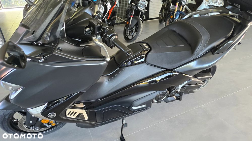 Yamaha Tmax - 11