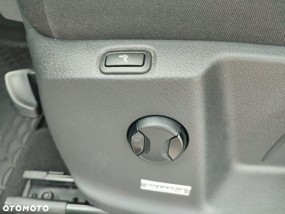 Volkswagen Touran - 33