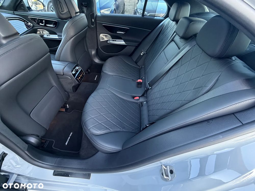Mercedes-Benz Klasa E 400e 4Matic 9G-TRONIC AMG Line NIGHT Edition - 30
