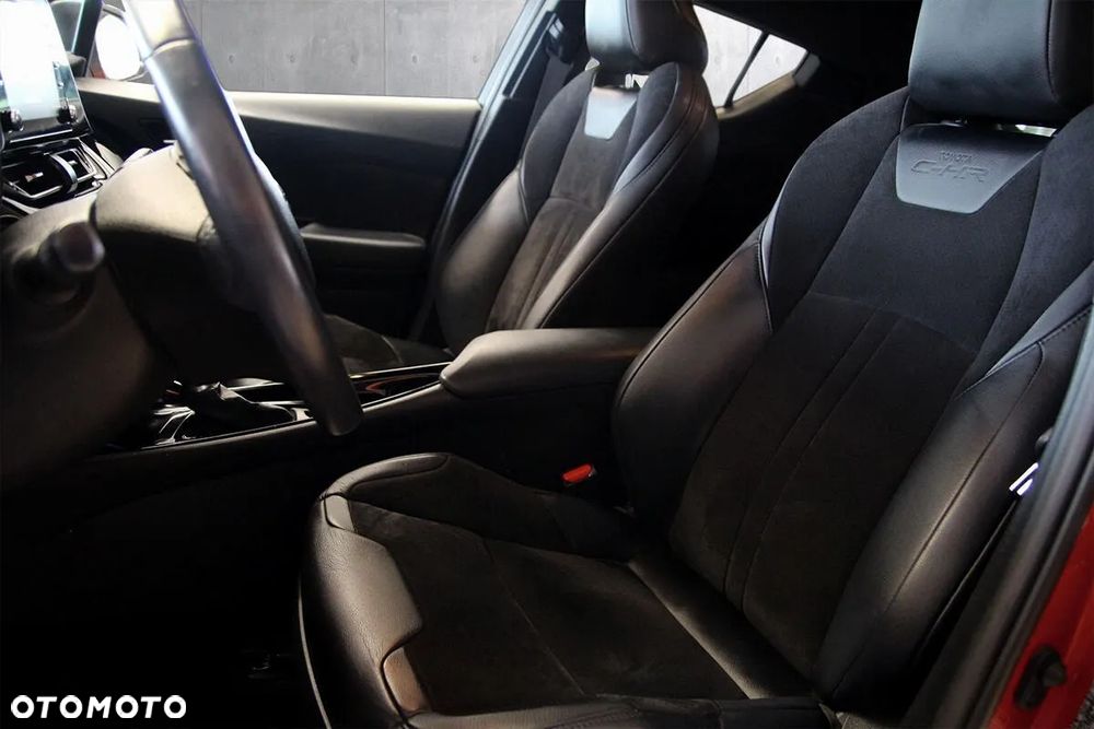 Toyota C-HR Hybrid Lounge - 32