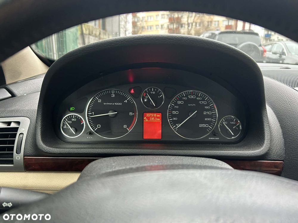 Peugeot 407 2.0 HDI Premium navtech gama - 14