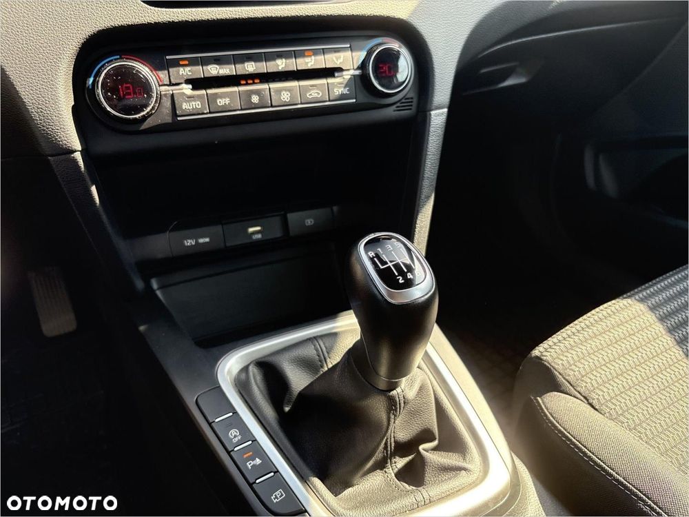 Kia Ceed 1.5 T-GDI M - 16
