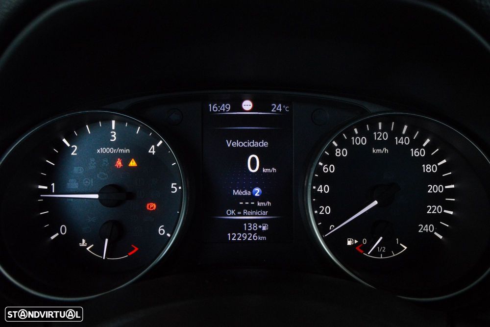 Nissan Qashqai 1.5 dCi N-Connecta - 33