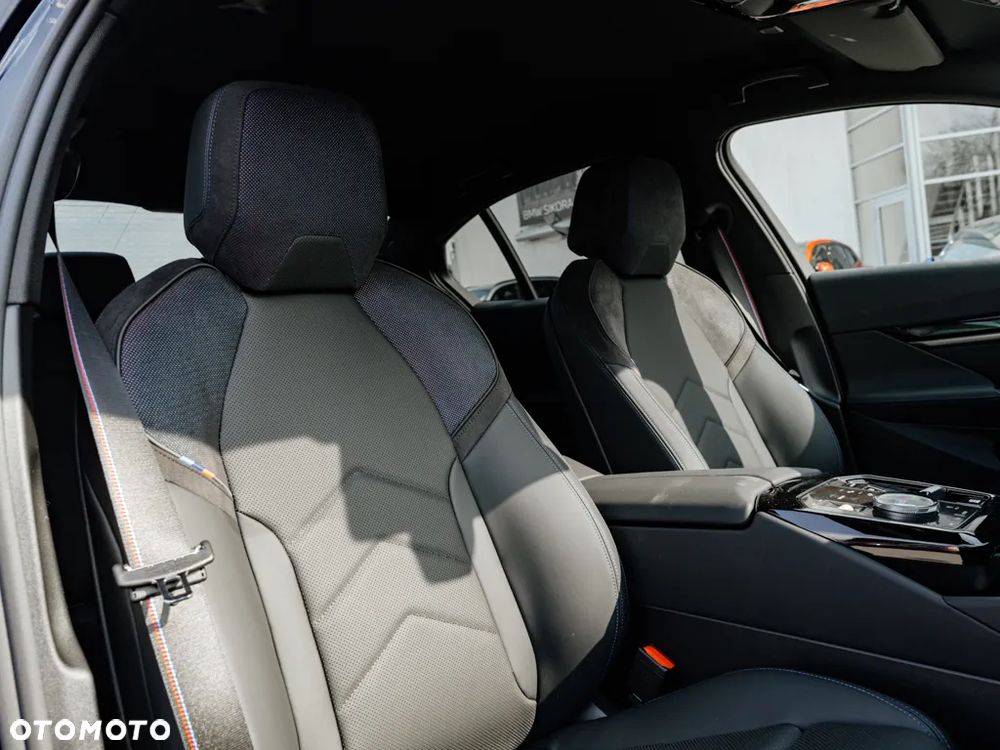 BMW Seria 5 - 13