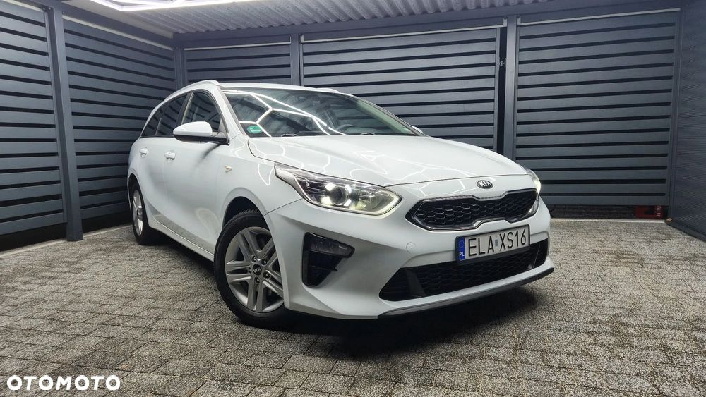 Kia Ceed 1.4 T-GDI DCT OPF Vision - 23