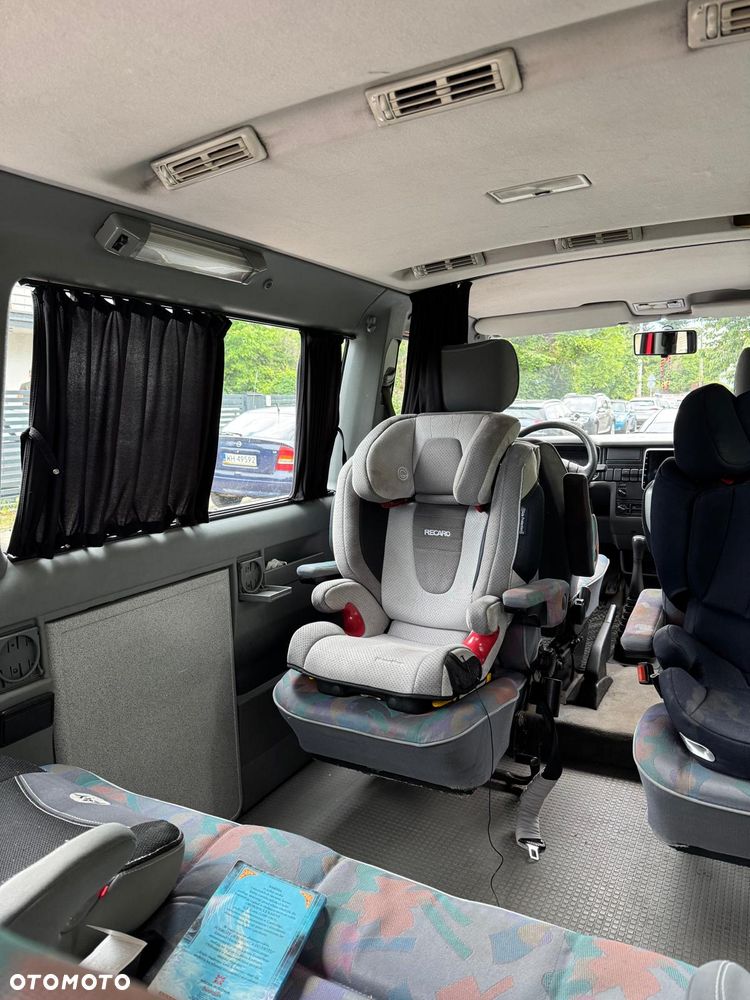 Volkswagen Multivan - 11