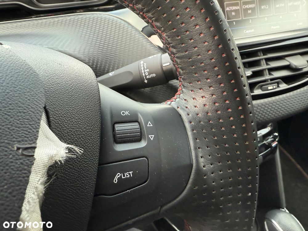 Peugeot 2008 PureTech 110 Stop&Start EAT6 GT-Line Edition - 24