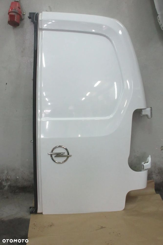 Citroen Berlingo IV drzwi prawy tył