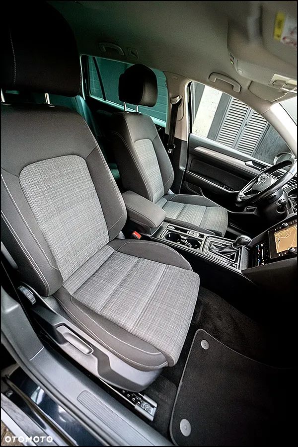 Volkswagen Passat - 38