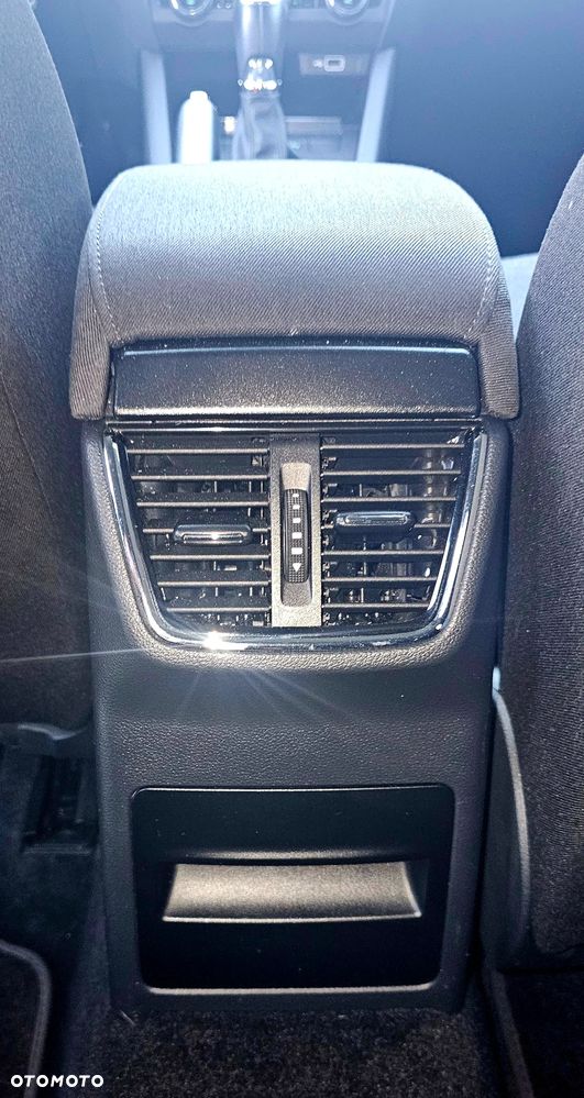 Skoda Octavia Combi 2.0 TDI DSG Edition - 15