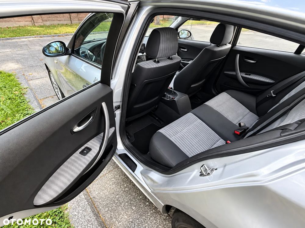 BMW Seria 1 116i - 19