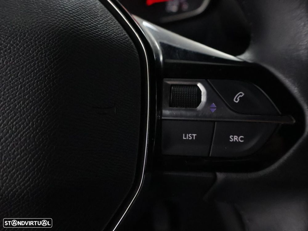 Peugeot 2008 1.2 PureTech Active Pack - 19