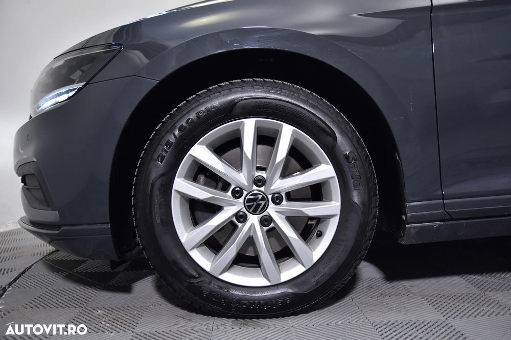 Volkswagen Passat - 14