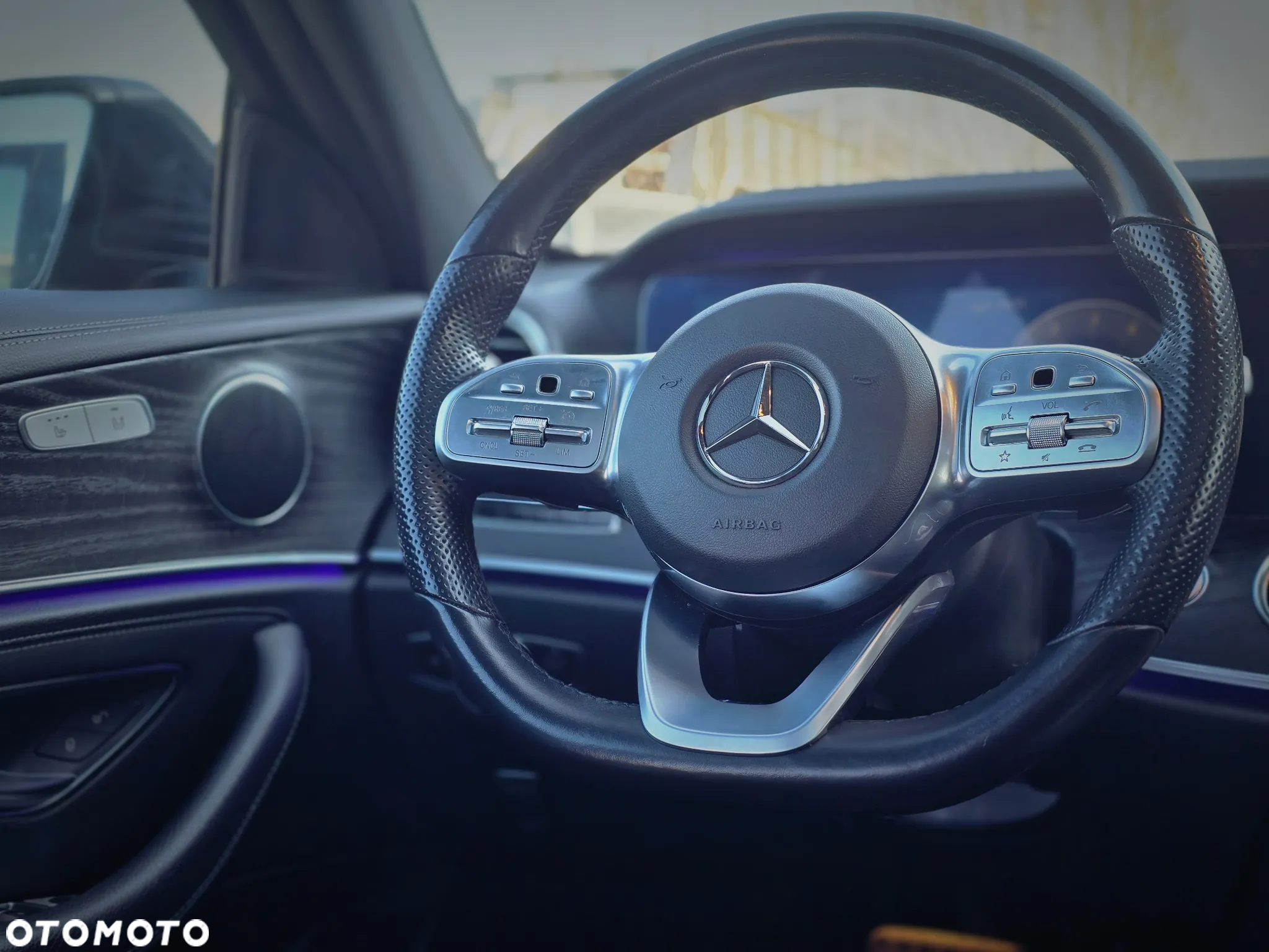 Mercedes-Benz Klasa E 300 de T 9G-TRONIC AMG Line - 20