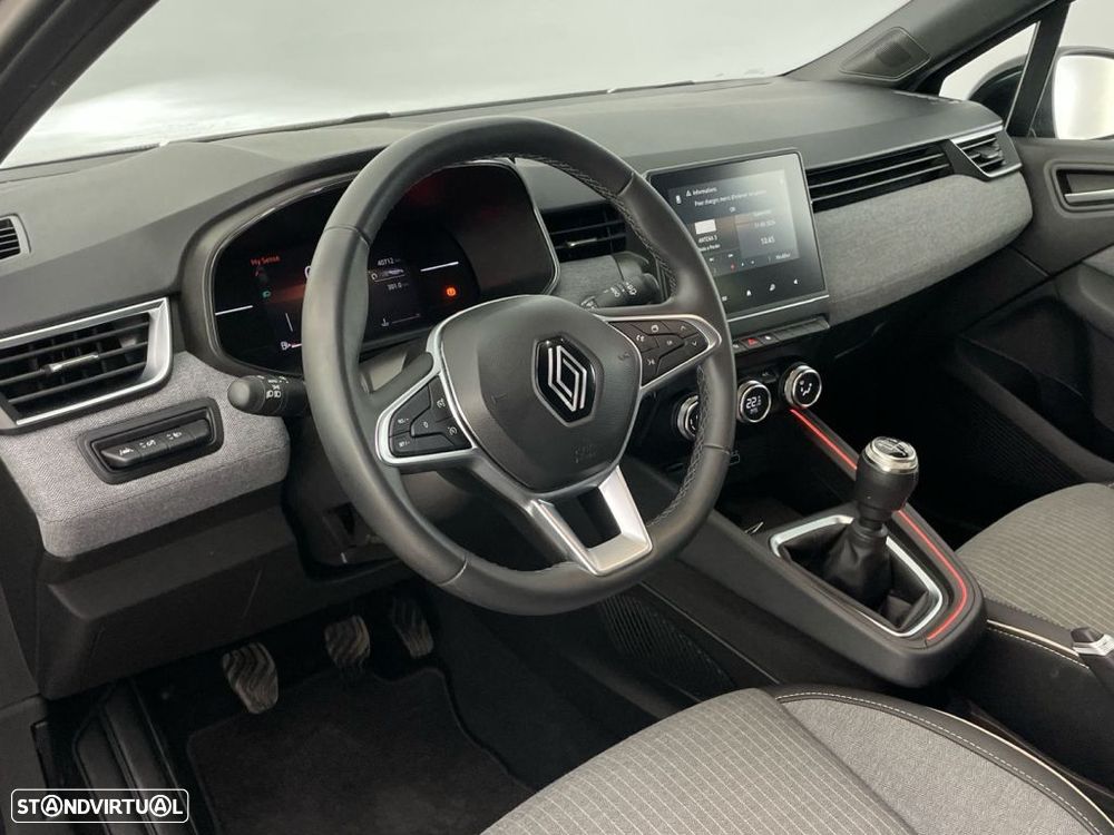 Renault Clio 1.0 TCe Techno — fotografia 16