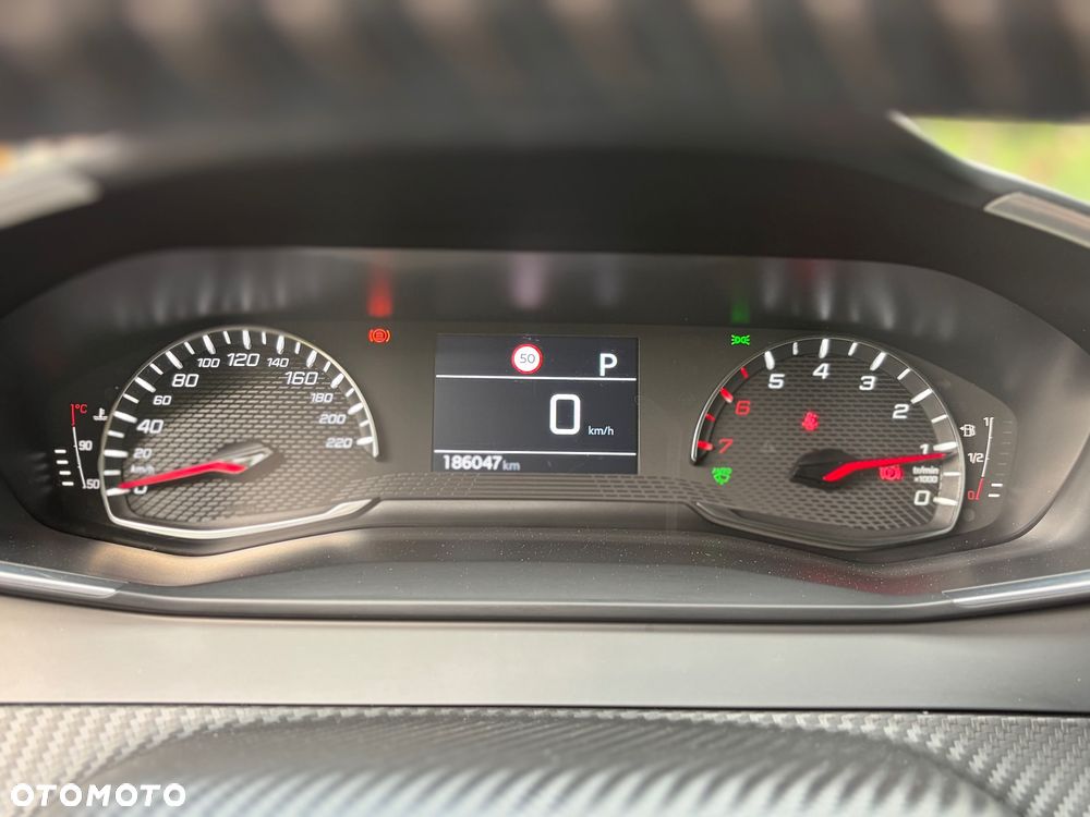 Peugeot 2008 1.5 BlueHDi Allure Pack S&S EAT8 - 23
