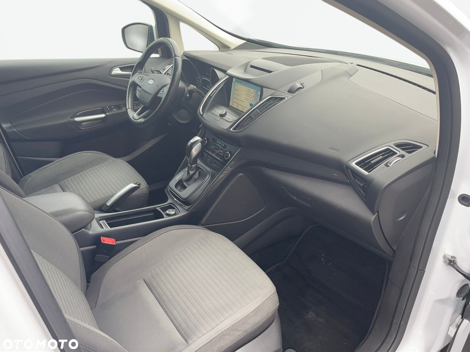 Ford Grand C-MAX - 17