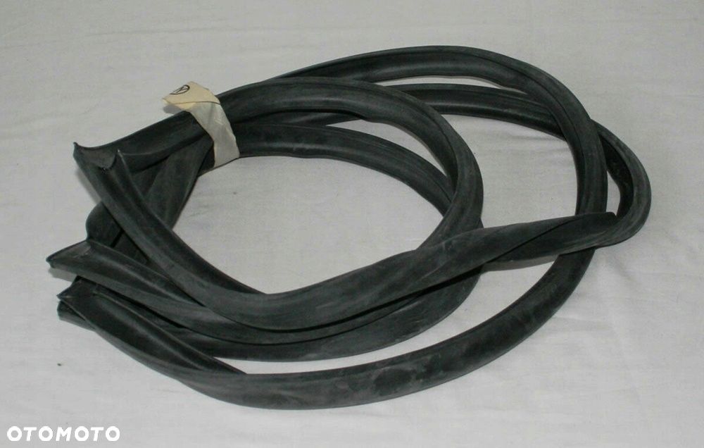 NOWA USZCZELKA BAGAŻNIKA MERCEDES W111 W112 COUPE