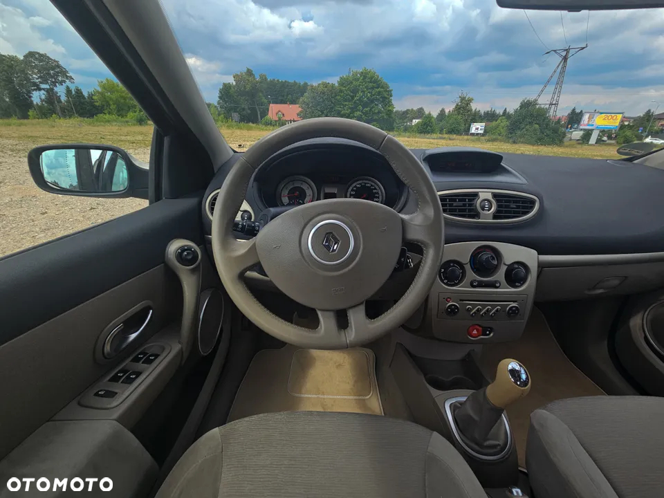Renault Clio 1.6 16V Exception - 32