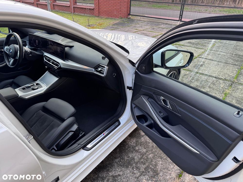 BMW Seria 3 320d xDrive M Sport Sport - 37