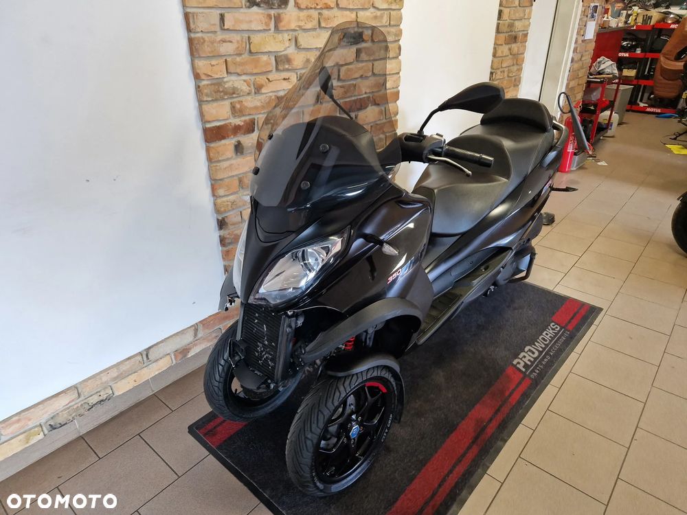 Piaggio MP-3 - 7
