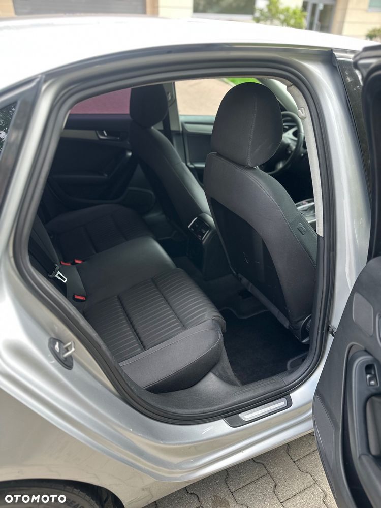 Audi A4 Limousine - 11