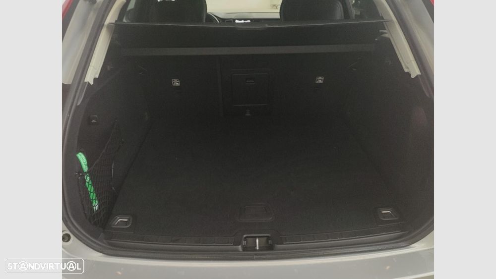 Volvo XC 60 2.0 T6 PHEV Core AWD — fotografia 21
