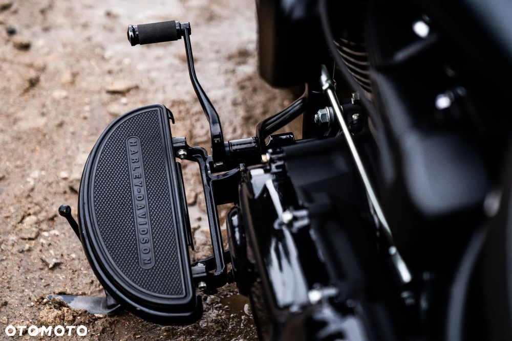 Harley-Davidson Softail Custom - 29
