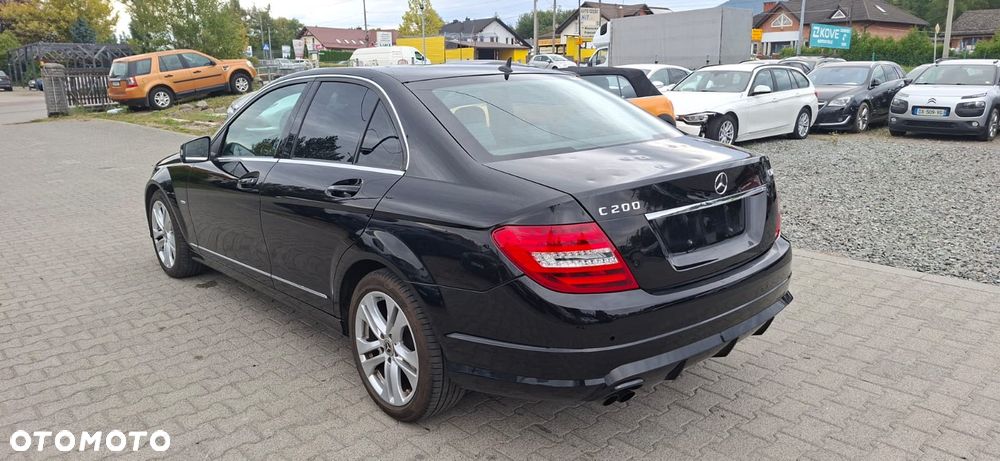 Mercedes-Benz Klasa C 200 CDI DPF (BlueEFFICIENCY) Avantgarde - 3