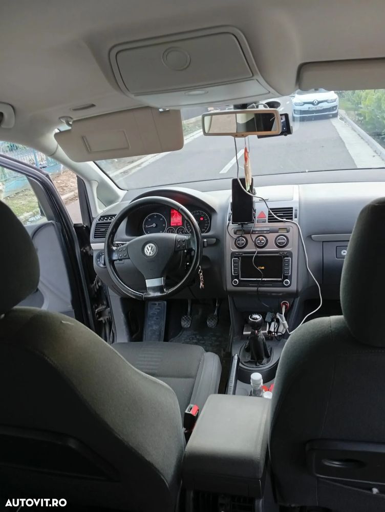 Volkswagen Touran 2.0 TDI DPF Trendline - 11