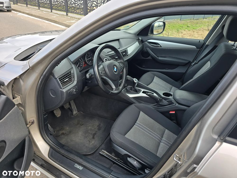 BMW X1 sDrive20d - 12