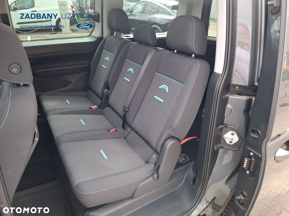 Ford Tourneo Connect Grand - 26