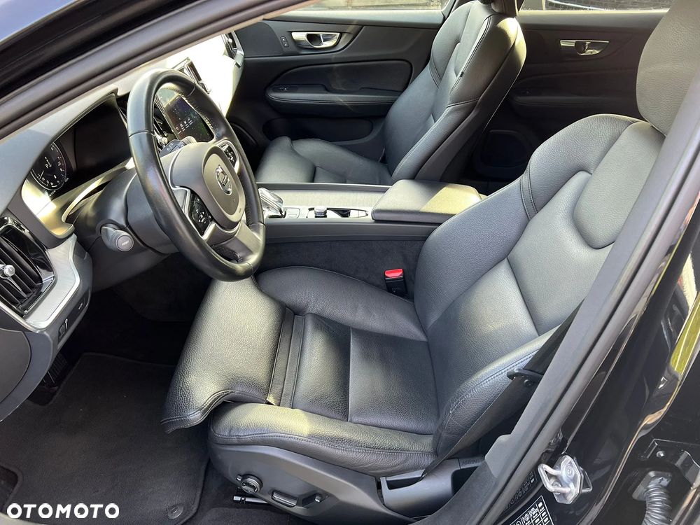 Volvo V60 B3 B DKG Momentum Pro - 15