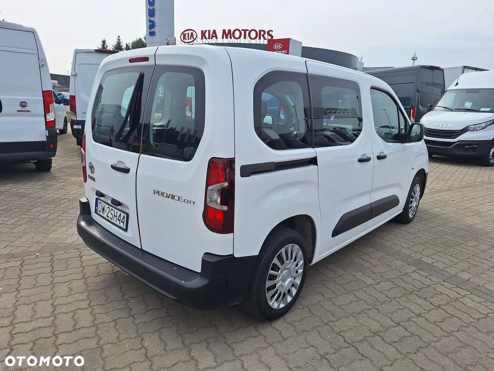 Toyota Proace City Verso 5 osobowy 1,5 diesel - 5