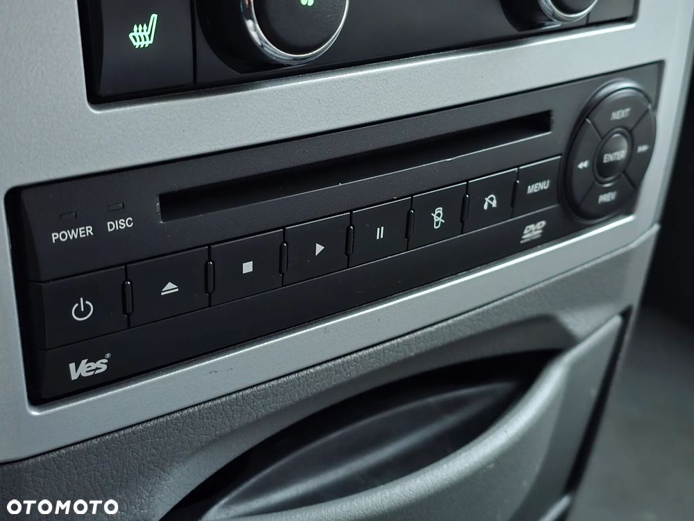 Chrysler Town & Country 3.8 Touring - 31