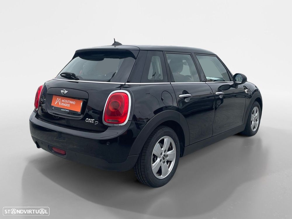 MINI 5 Portas One D - 5