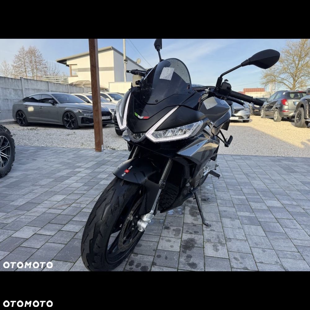 Aprilia Tuono - 15