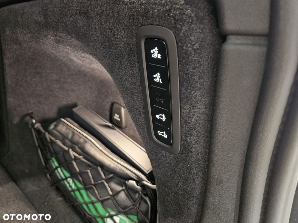 Volvo EX90 - 23