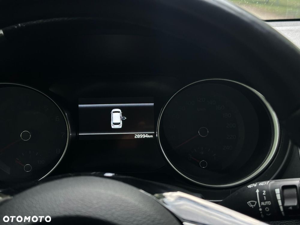 Kia Ceed - 11