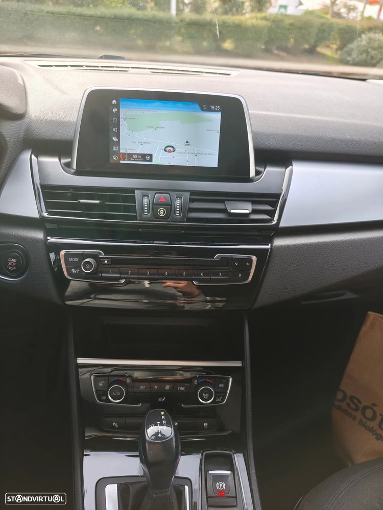 BMW 216 Active Tourer d Aut. Luxury Line - 17