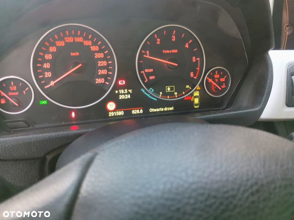 BMW Seria 3 320d Luxury Line - 15