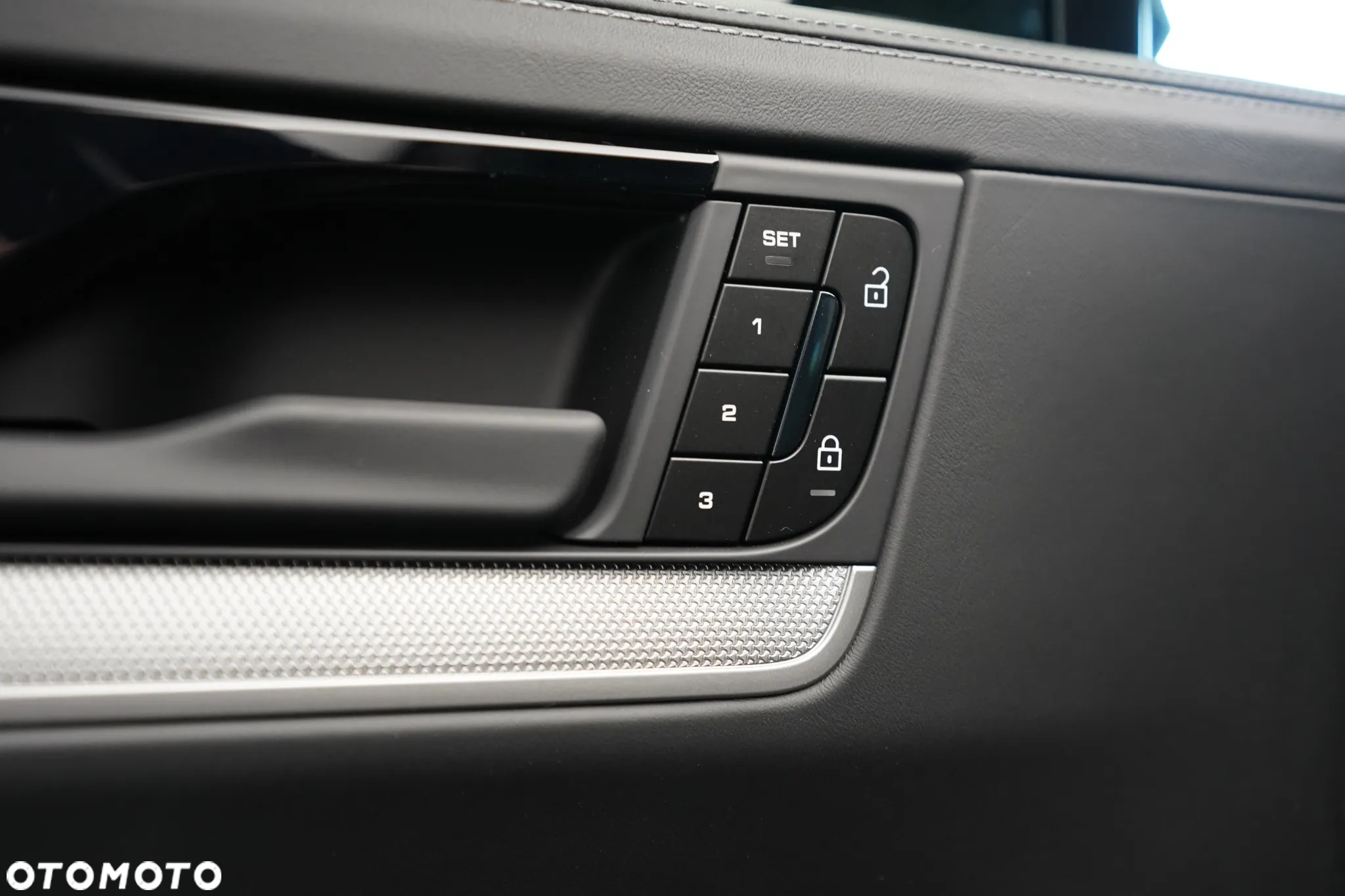 Porsche Cayenne Standard - 21