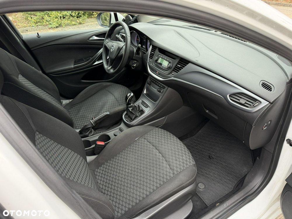 Opel Astra 1.6 CDTI Essentia - 34