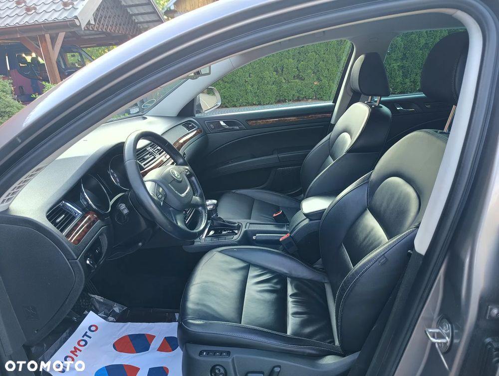 Skoda Superb 2.0 TDI DSG Exclusive - 25