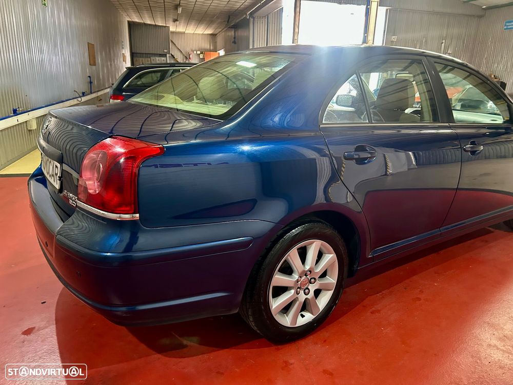 Toyota Avensis SD 2.0 D-4D Sol S/GPS - 4