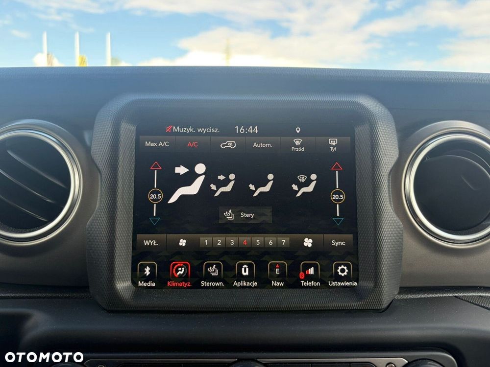 Jeep Wrangler - 13