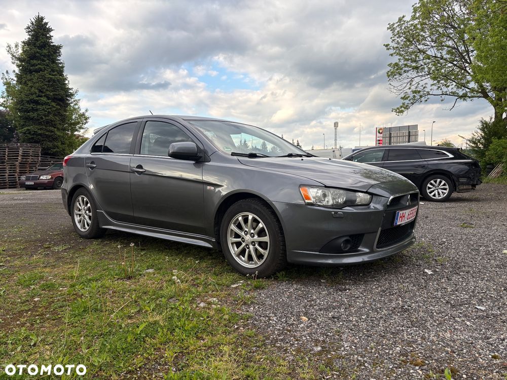 Mitsubishi Lancer 1.6 Invite - 1